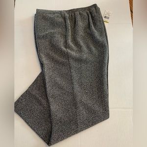 Alfred Dunner Black and white slacks/dress pants.  Size 14 NWT smoke free home.
